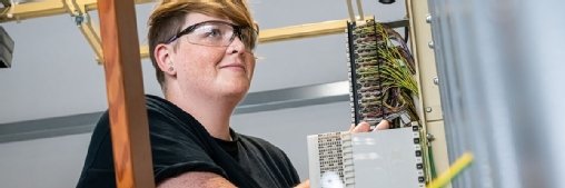 UK flat owners to get rights to faster, more reliable broadband